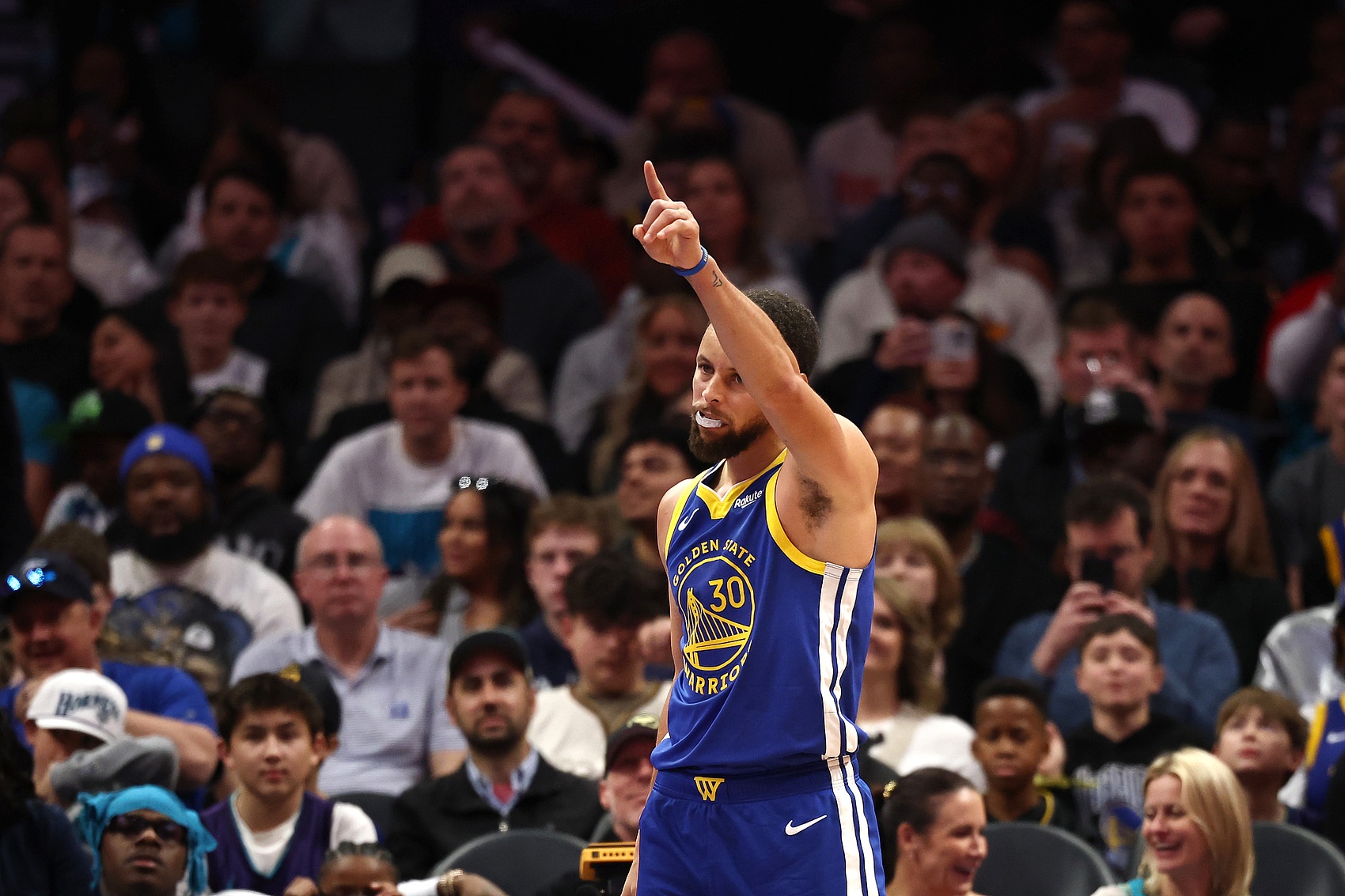 PG官方-勇士让库里小伤大养&amp;直接报销是对的 这赛季唯一重要的是抽乐透签